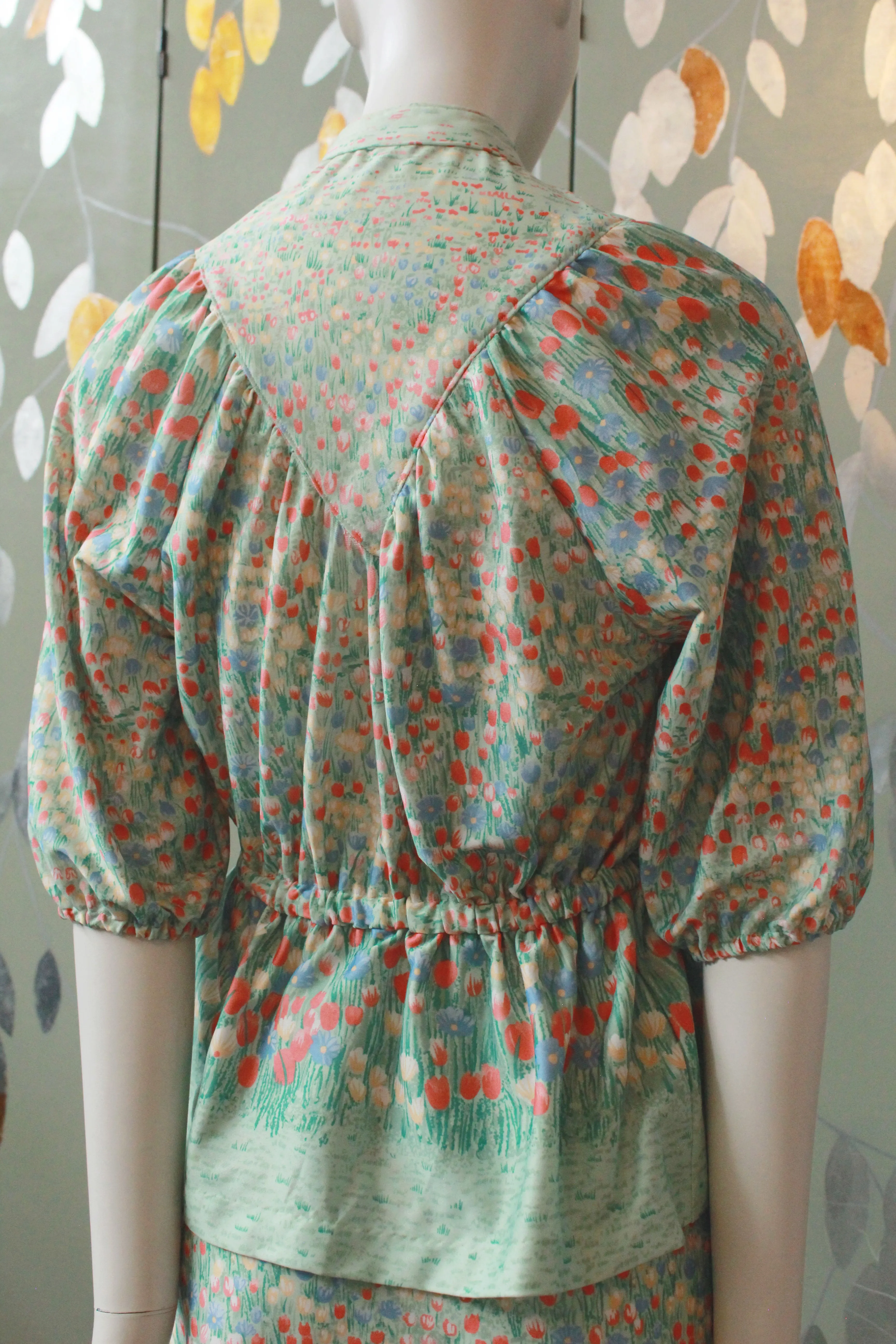 1970s Vintage Tulip Matching Set, Vintage Spring Set, 1970s Floral Skirt, Seafoam Floral Top XS/S