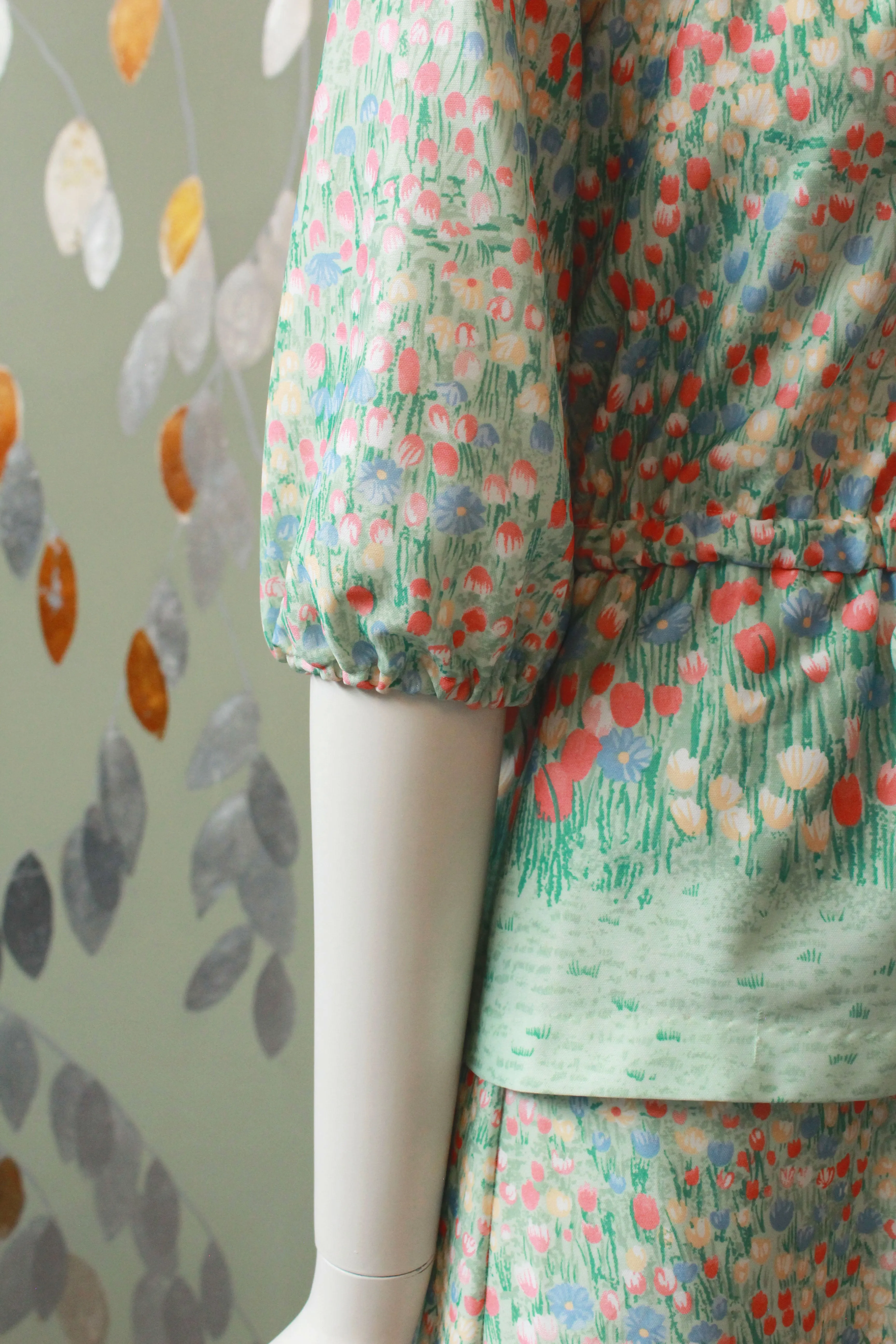 1970s Vintage Tulip Matching Set, Vintage Spring Set, 1970s Floral Skirt, Seafoam Floral Top XS/S