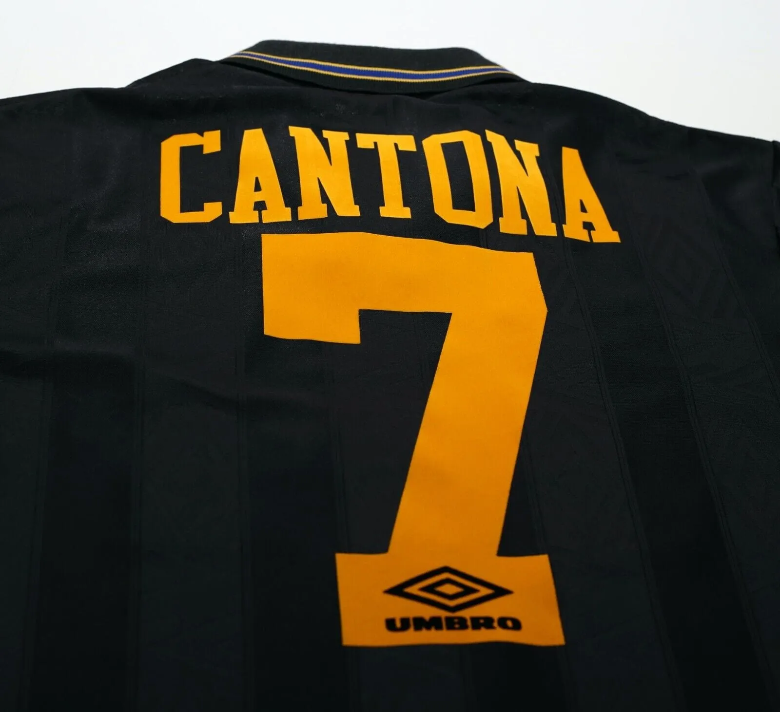 1993/95 CANTONA #7 Manchester United Vintage Umbro Away Football Shirt (XL)