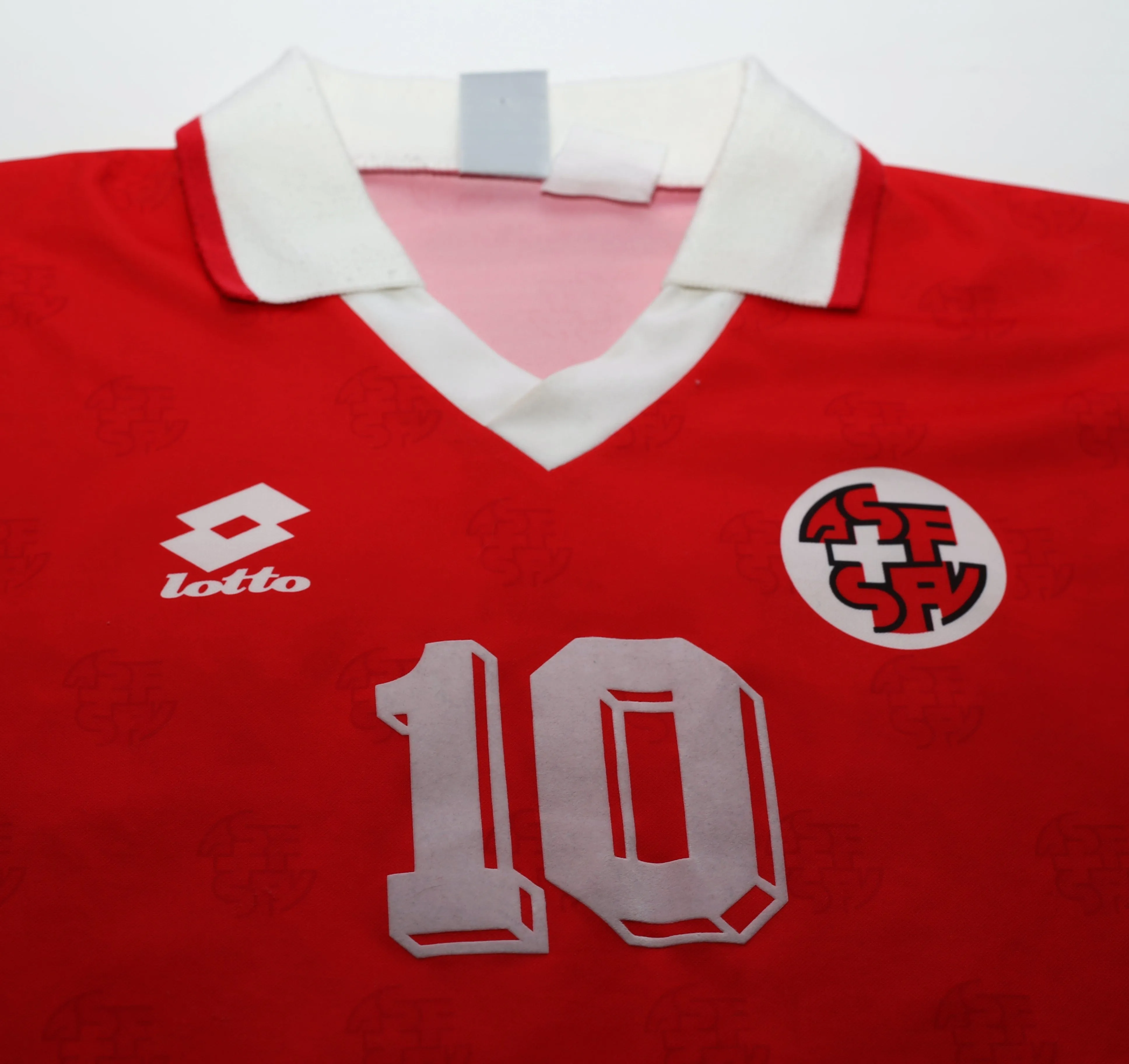 1994/96 #10 SWITZERLAND Vintage Lotto Home Football Shirt (L)