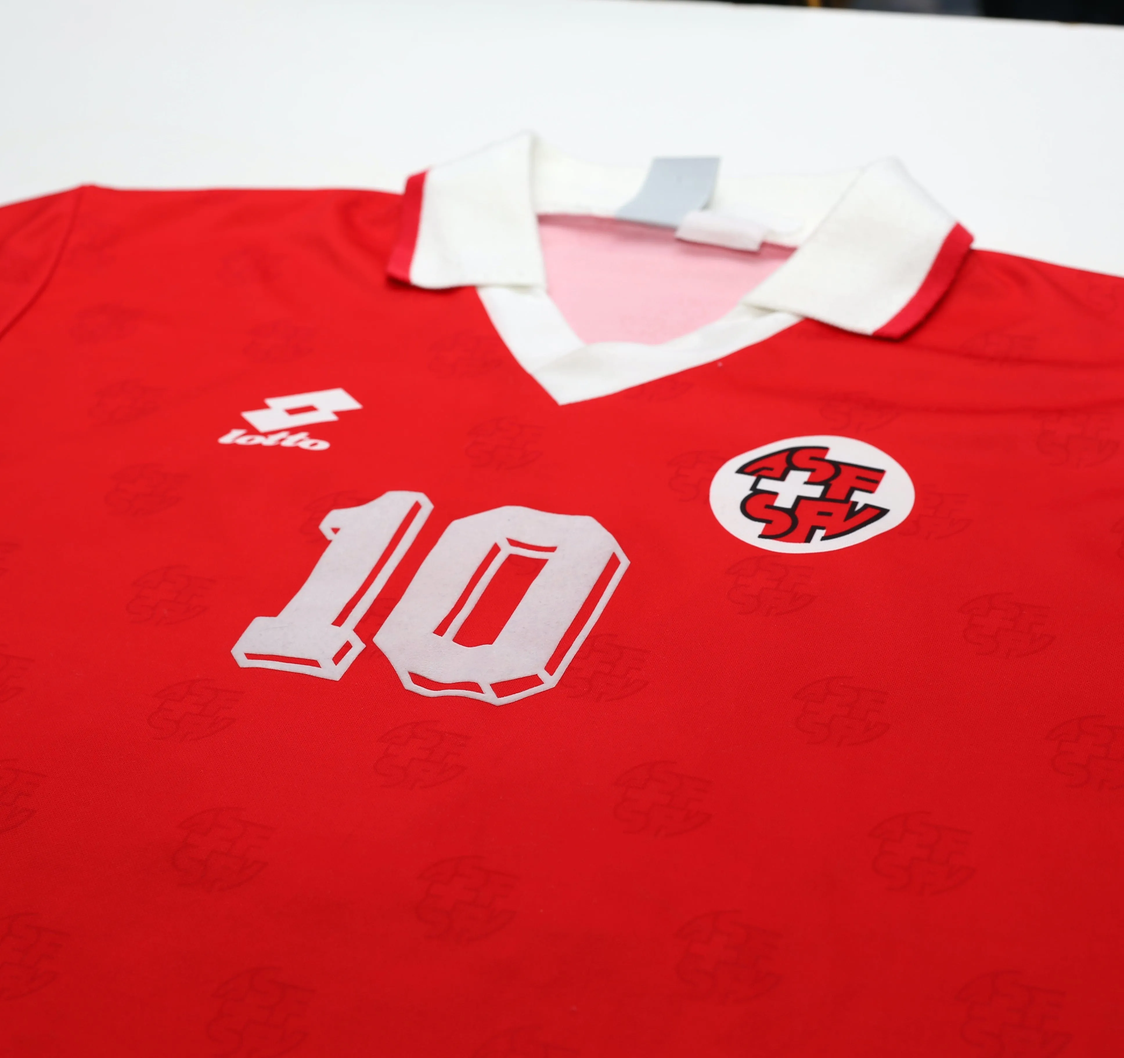 1994/96 #10 SWITZERLAND Vintage Lotto Home Football Shirt (L)