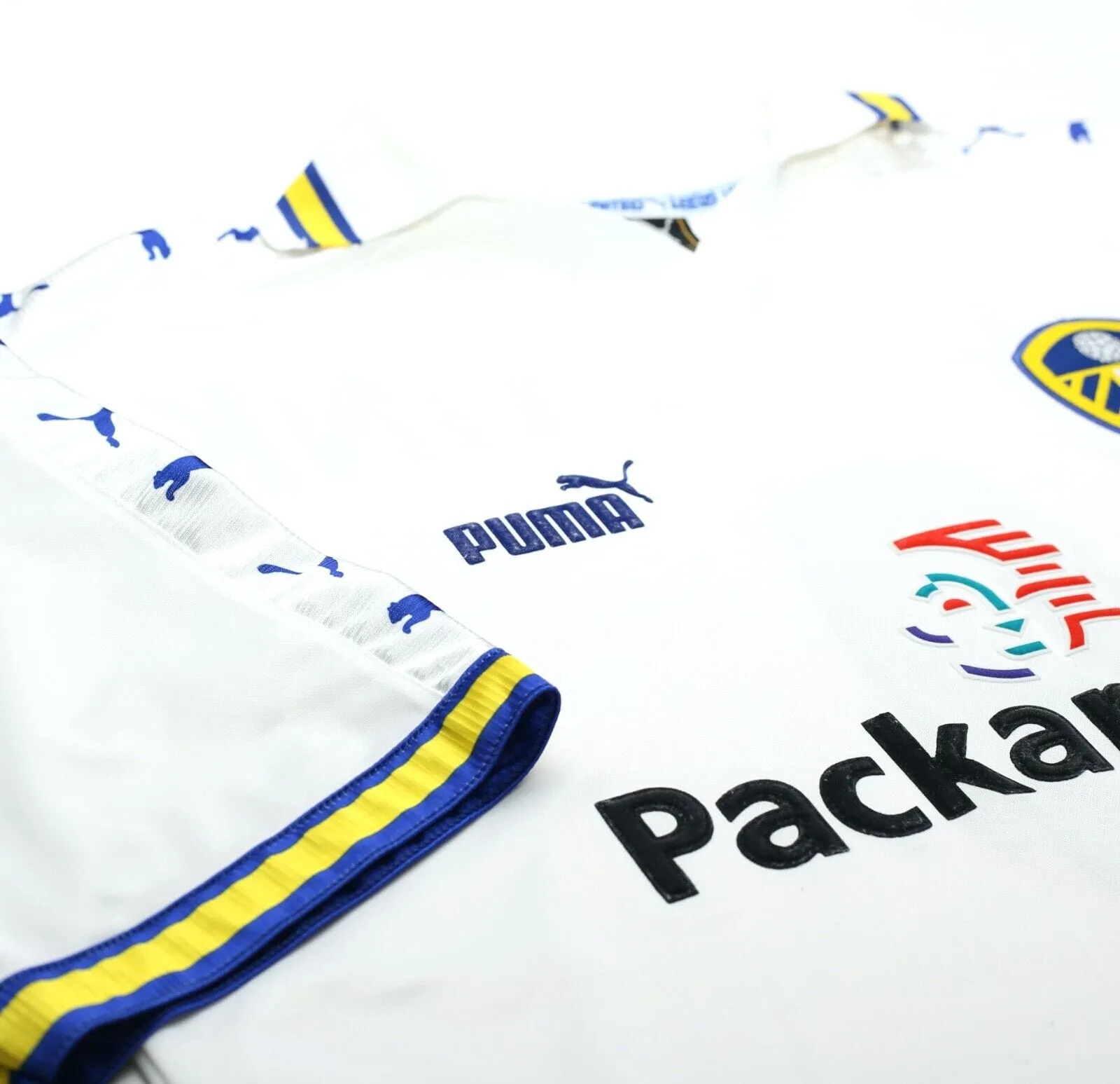 1998/00 HASSELBAINK #9 Leeds United Vintage PUMA Home Football Shirt (L)