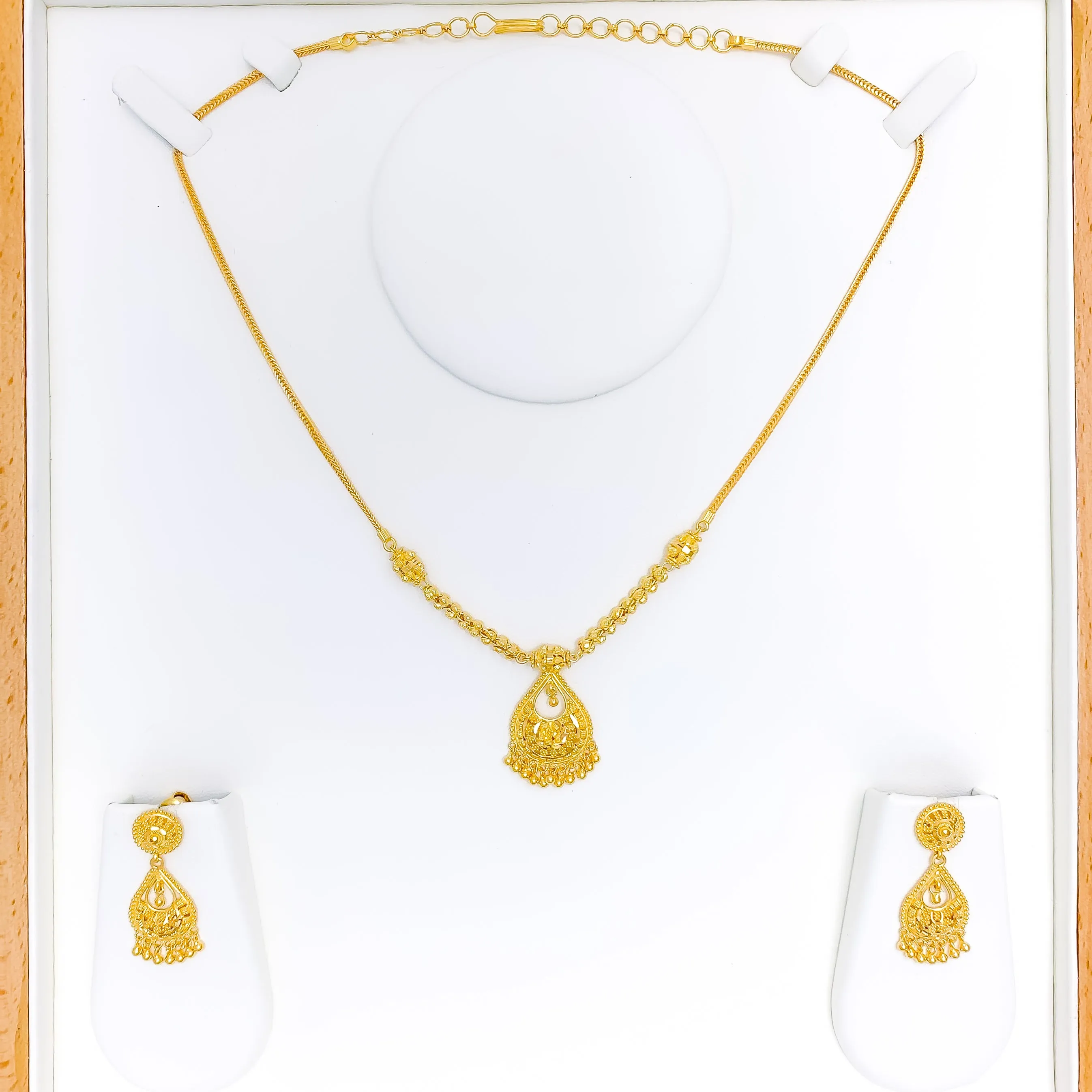 Beautiful Traditional Necklace Set