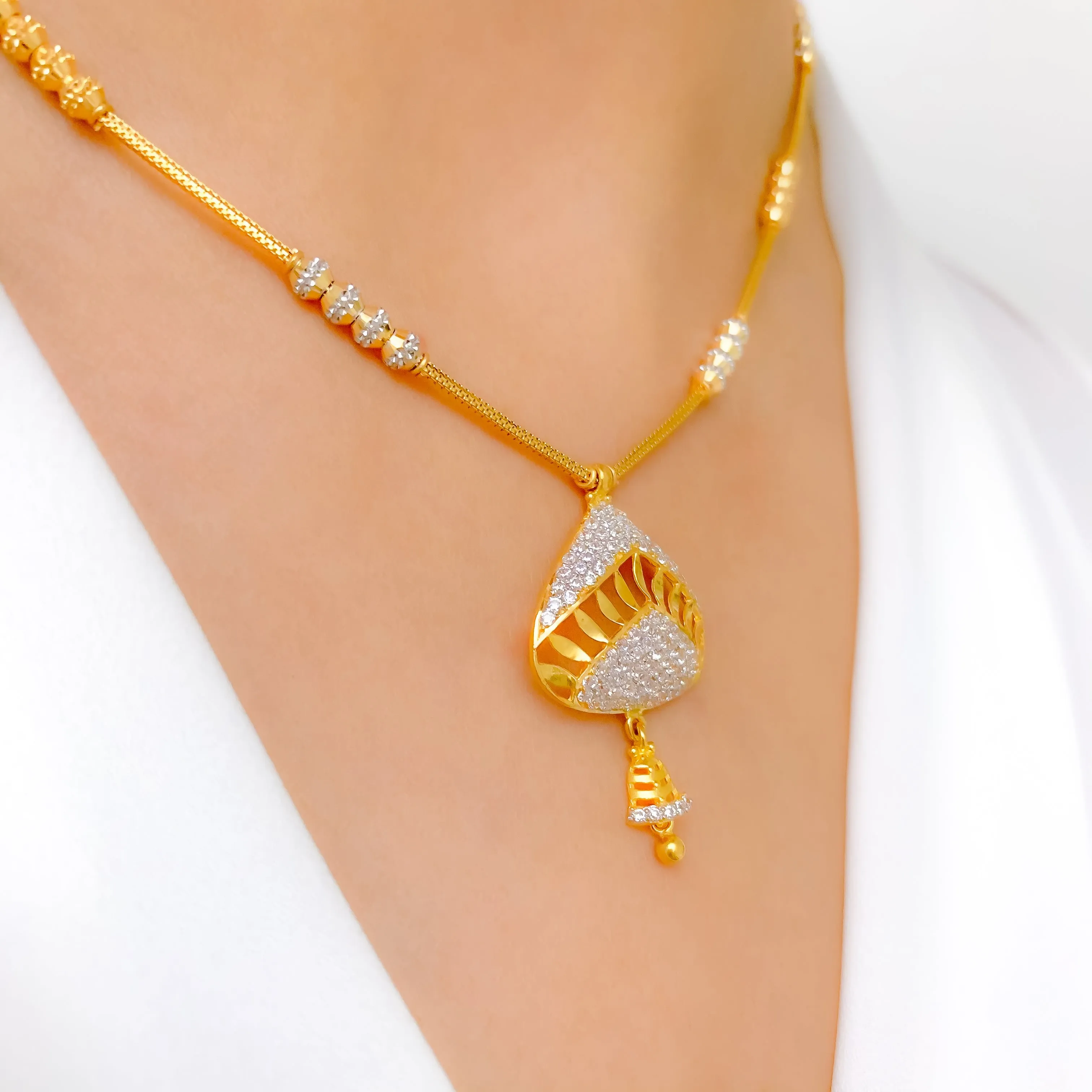 Beautiful Two-Tone Necklace Set