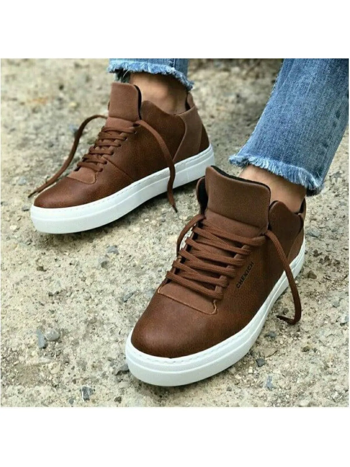 Brown Sneaker CH004