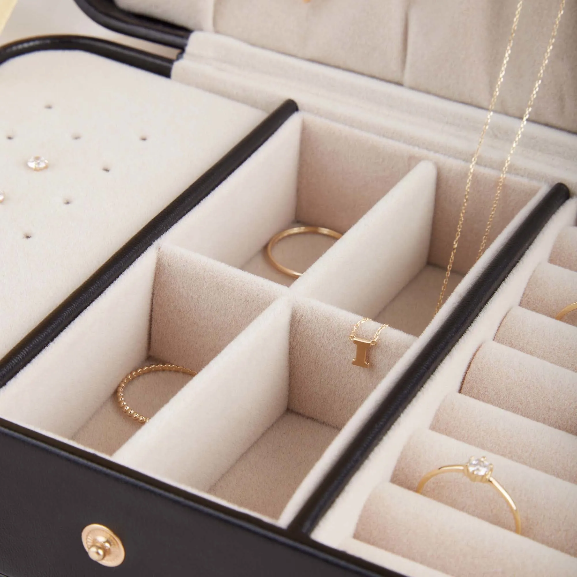 Cadeau d'Isabel black jewellery box