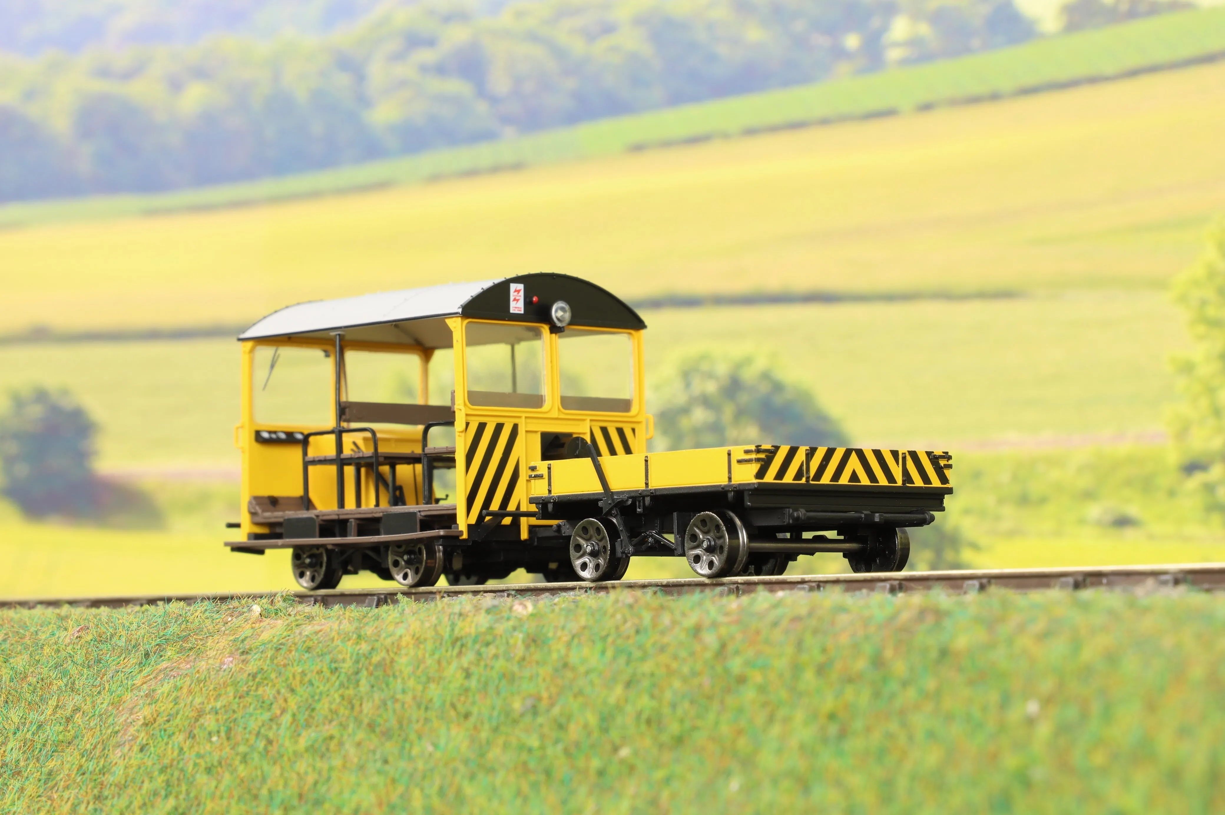 Ellis Clark Trains E1019U Finescale O Gauge Wickham Trolley & Trailer, Engineers Yellow 'Unnumbered'