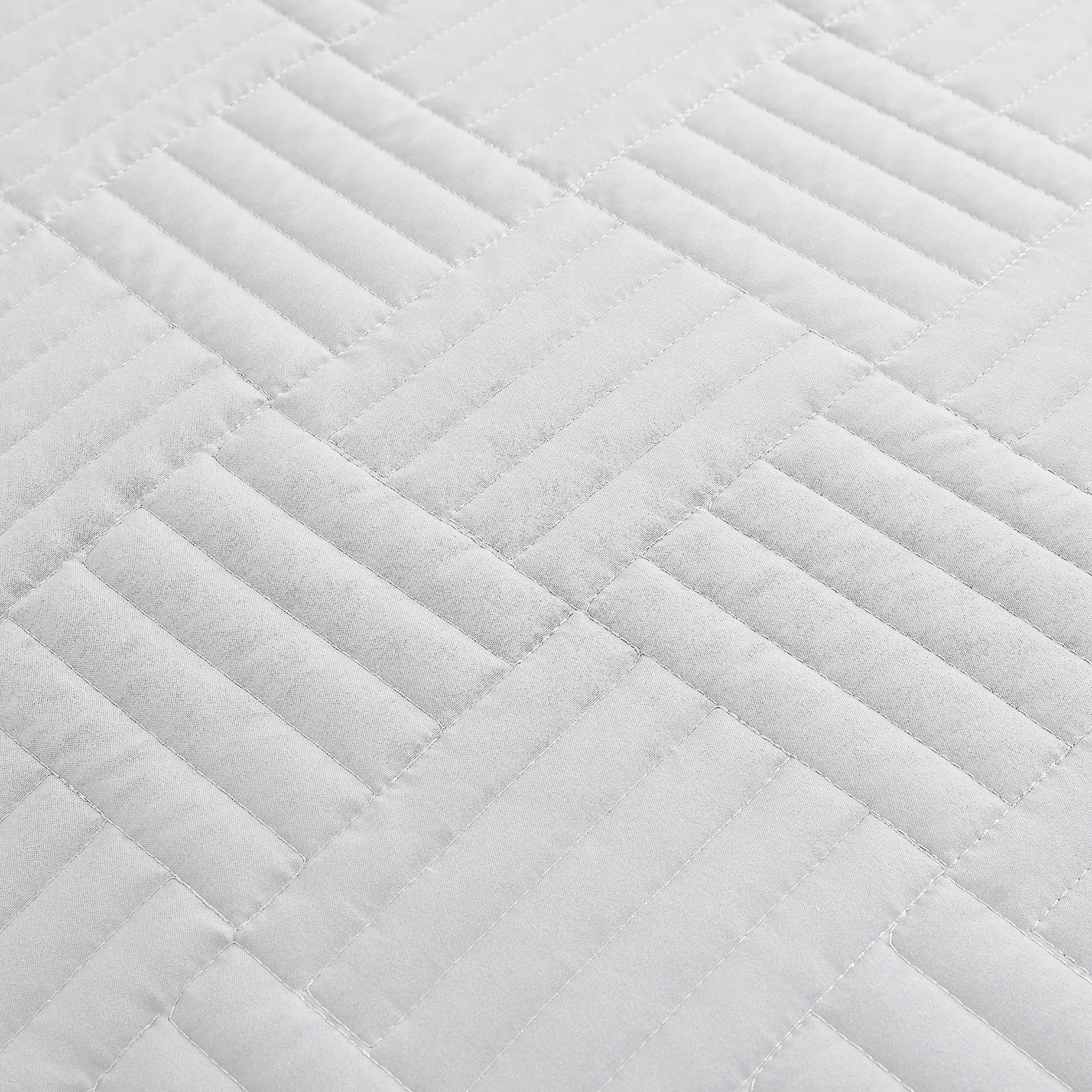 Grid Oversized Quilt Set