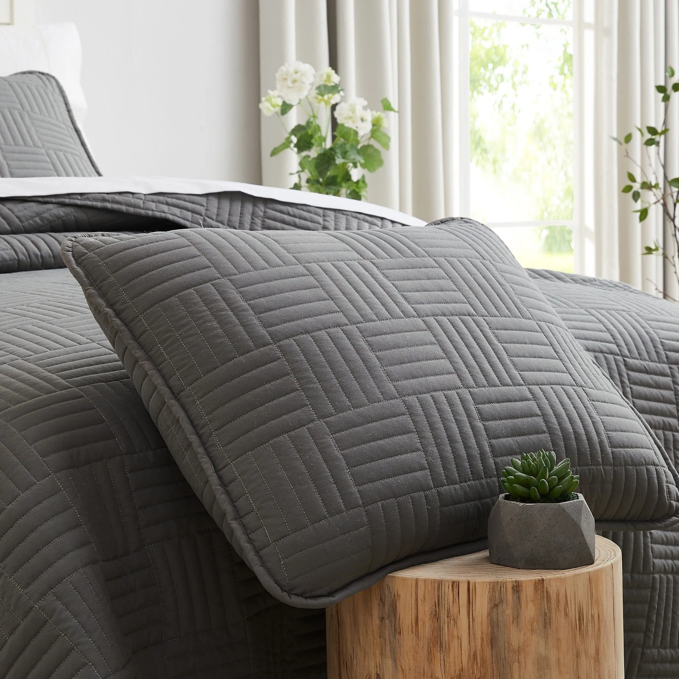 Grid Oversized Quilt Set