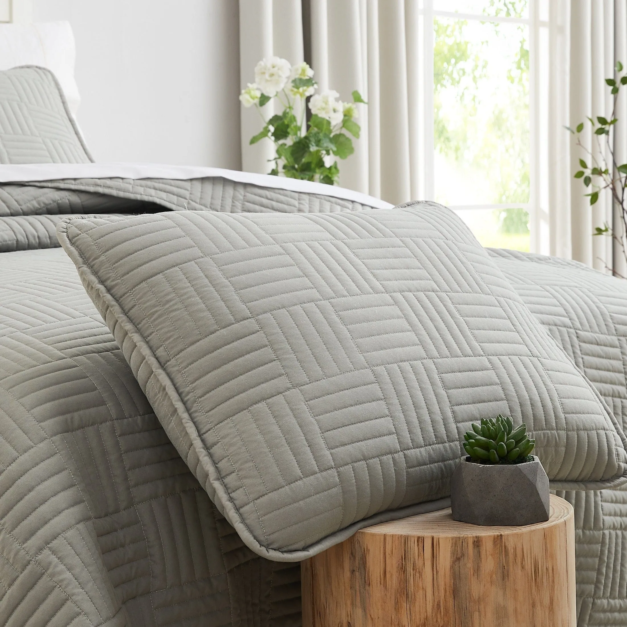 Grid Oversized Quilt Set