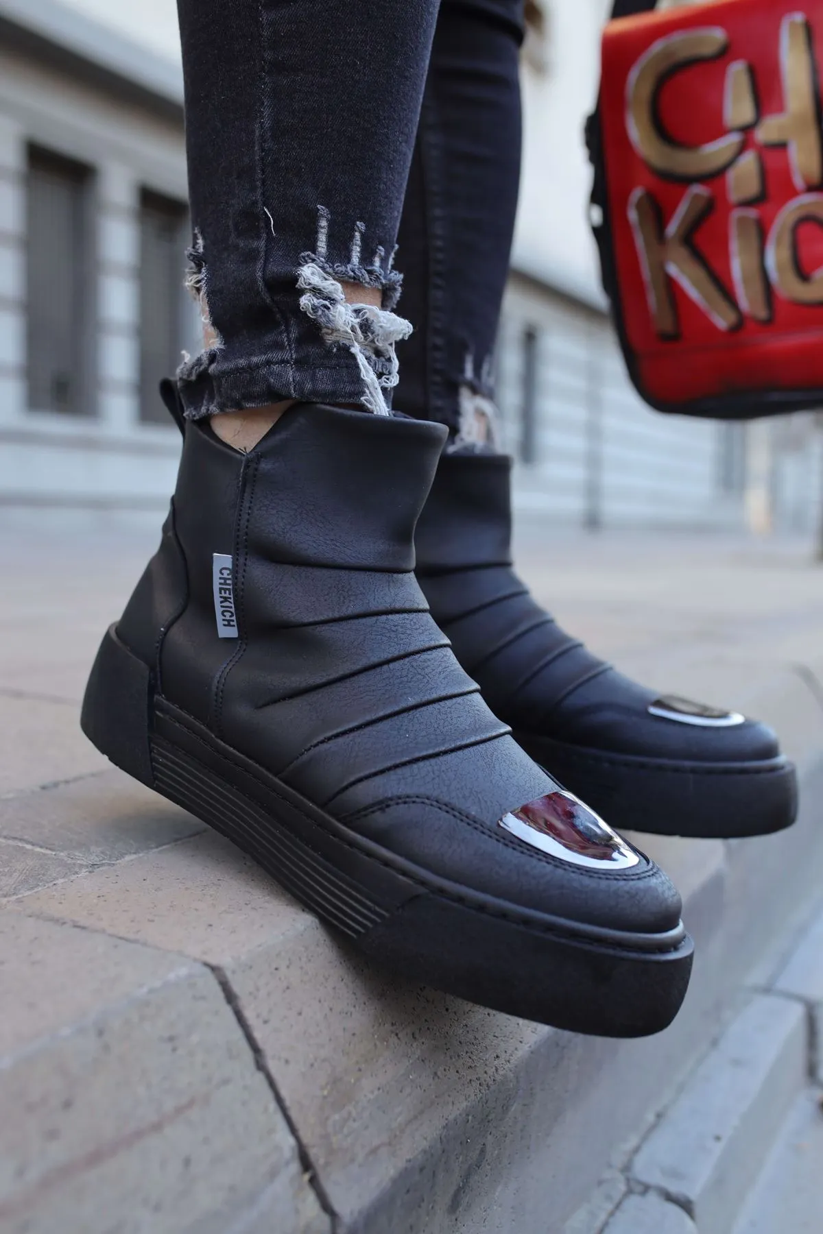 Triple Black Mid Top Sneaker CH113